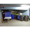 Brandlast durch Müll und Fahrzeuge Bild anzeigen